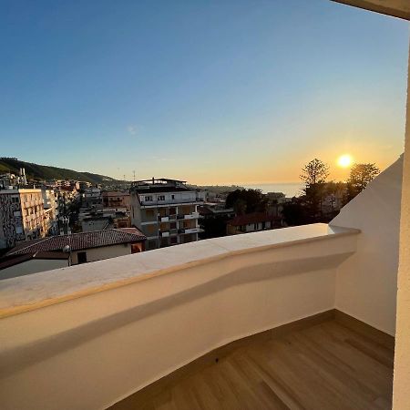 Appartamento A Pochi Passi dalla Piazza- Vista Mare Tropea Esterno foto